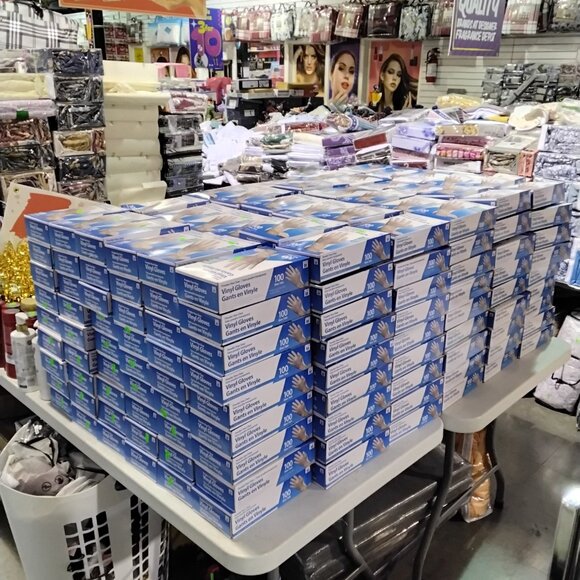 Disposable Powder-Free Clear Vinyl Gloves - Picture 10 of 10